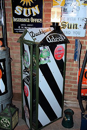DUCKHAMS OIL CABINET - click to enlarge